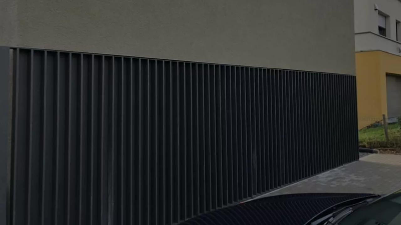 2 invisible garage doors in Luxembourg